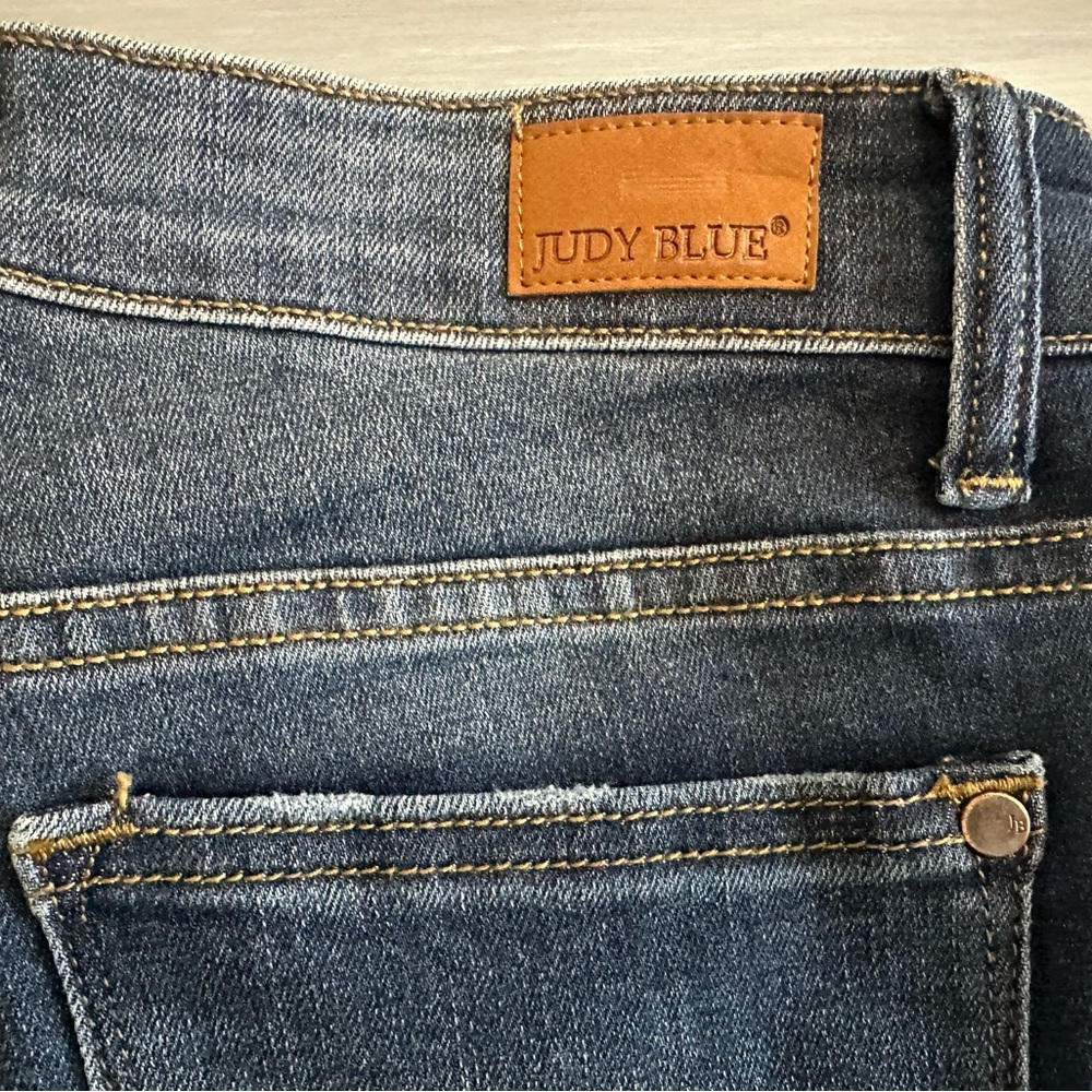 Judy Blue Classic Denim Jeans Slim leg, relaxed fit 9/29